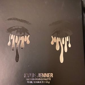 Kylie jenner pressed powder palette Bronze Palette